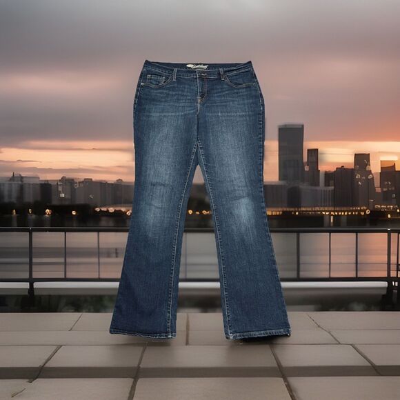 Old Navy Sweetheart Bootcut Jeans 14 Blue Denim Stretch Womens Measure 35 x 31.5 - Picture 1 of 9